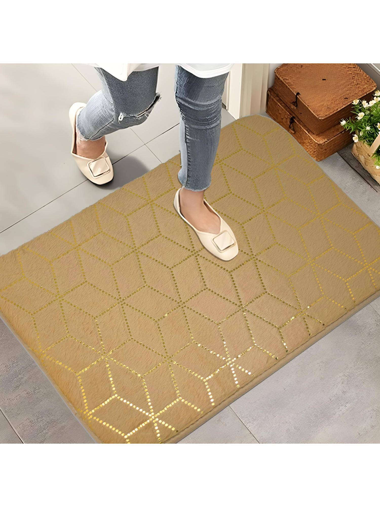 Black Gold Premium Velvet Leaf Design Anti-Slip Floor Mat Beige