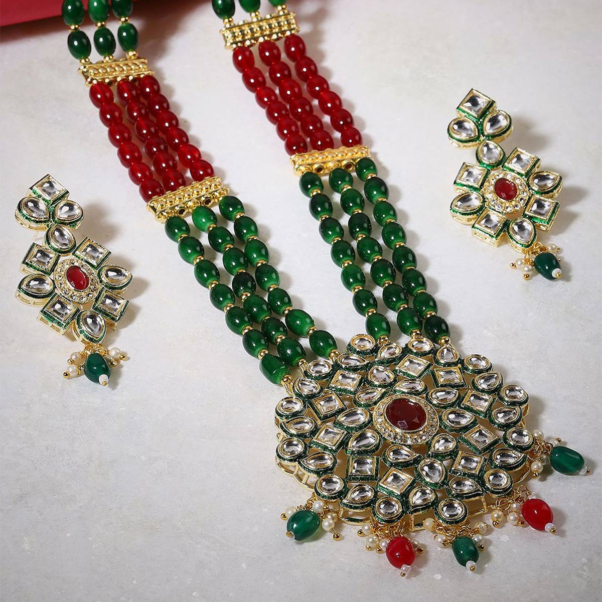 Red Gold-Plated Kundan Jewellery Set 