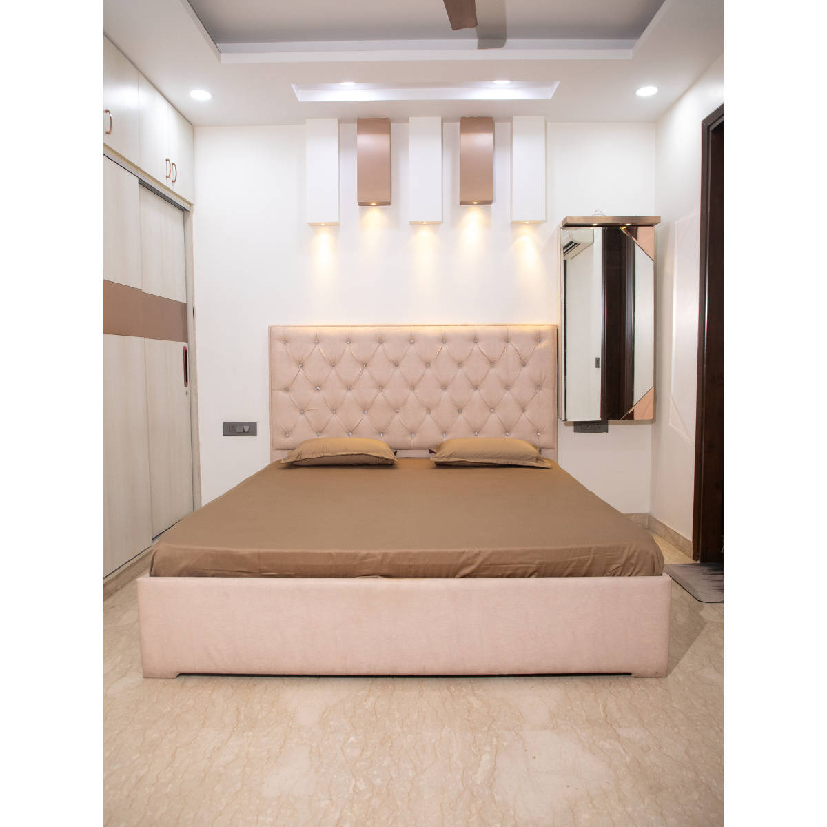 StudioHMK Brown Solid 100% Cotton King Bedsheet with Pillow Covers