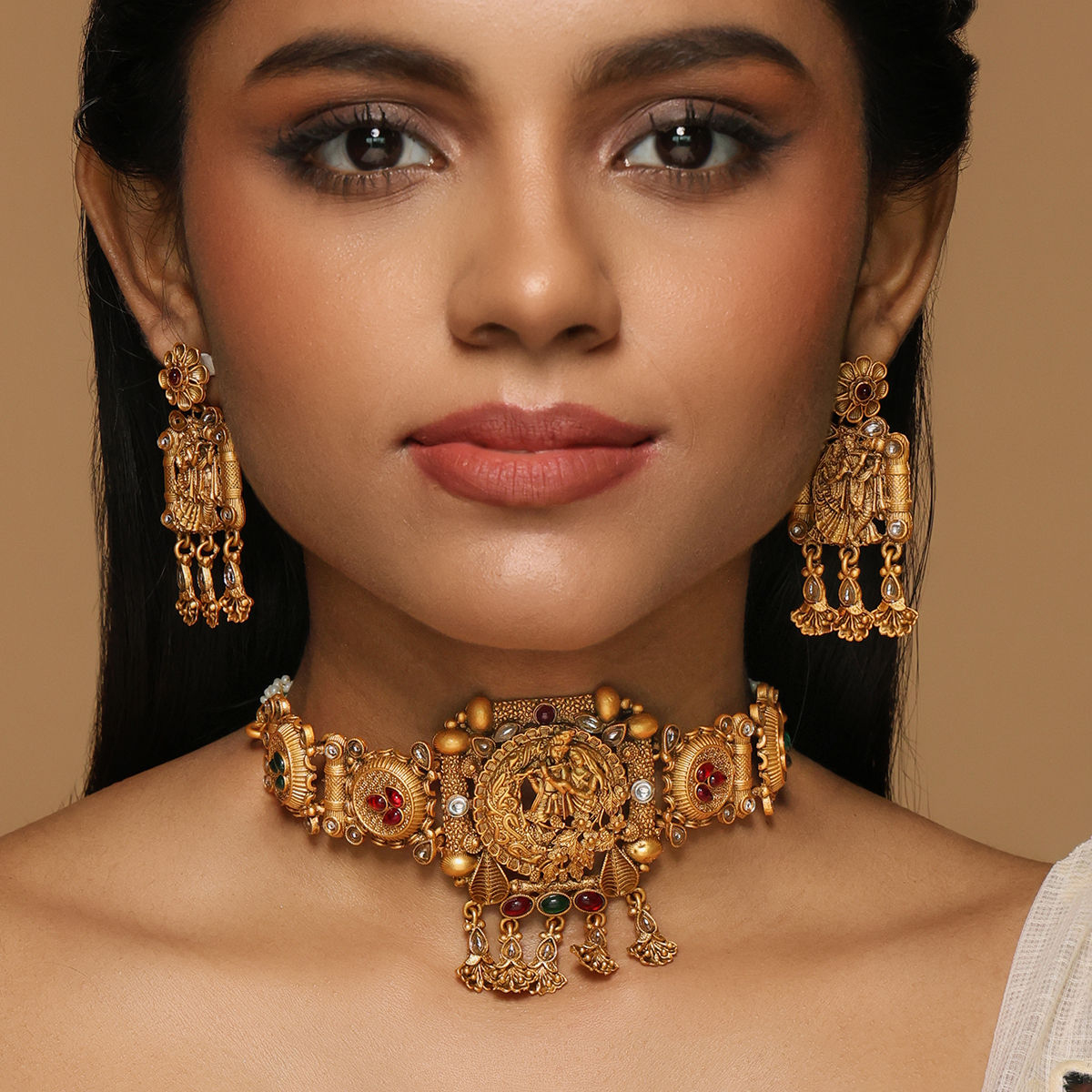 Nykaa choker store