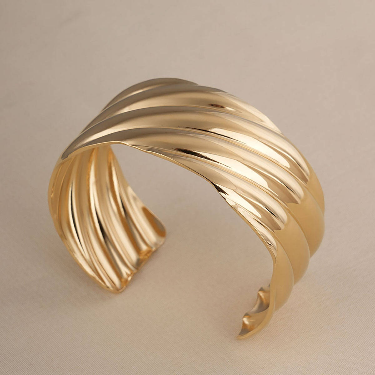 Palmonas Waterproof and Anti-Tarnish Wavy Gold Cuff Bracelet for Women