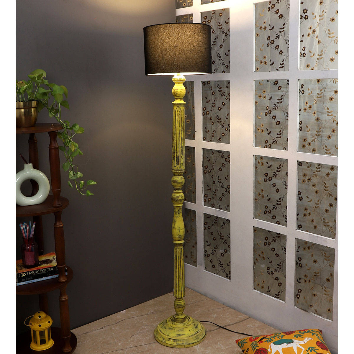Tu Casa Black Brodo Floor Lamp