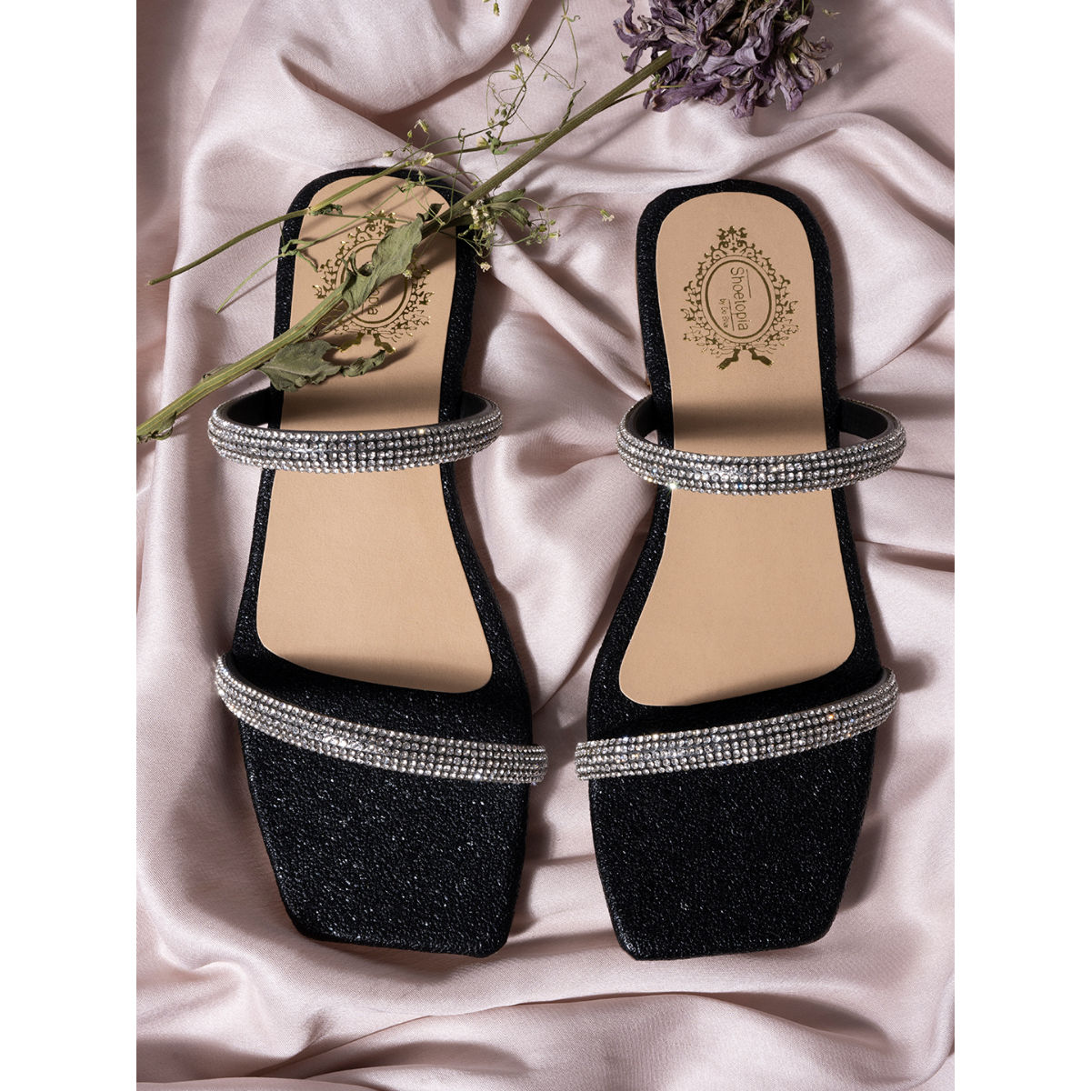 Shoetopia Women Black Embellished Flats Buy Shoetopia Women Black