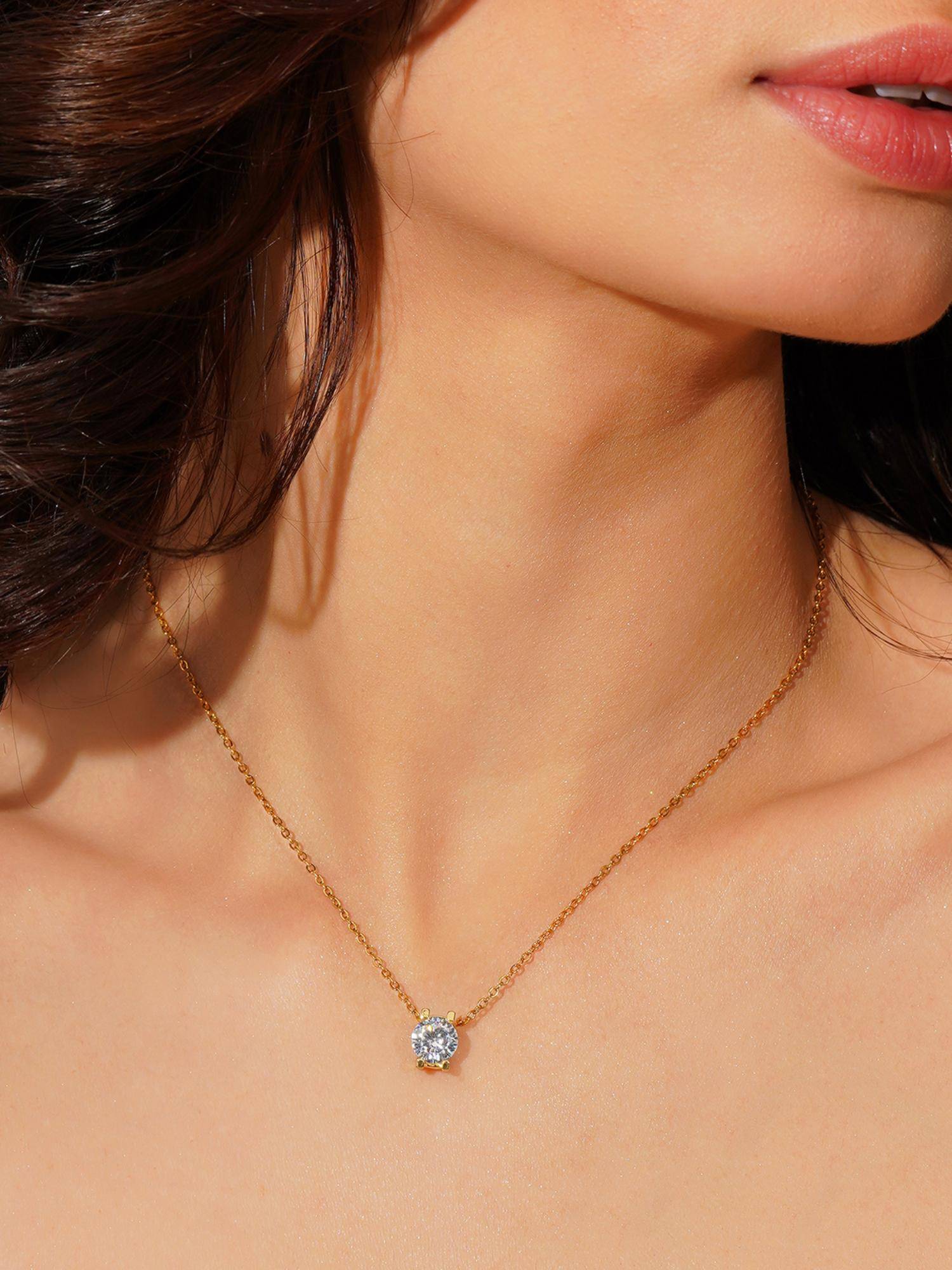 AANURA Classic Solitaire Pendant Necklace