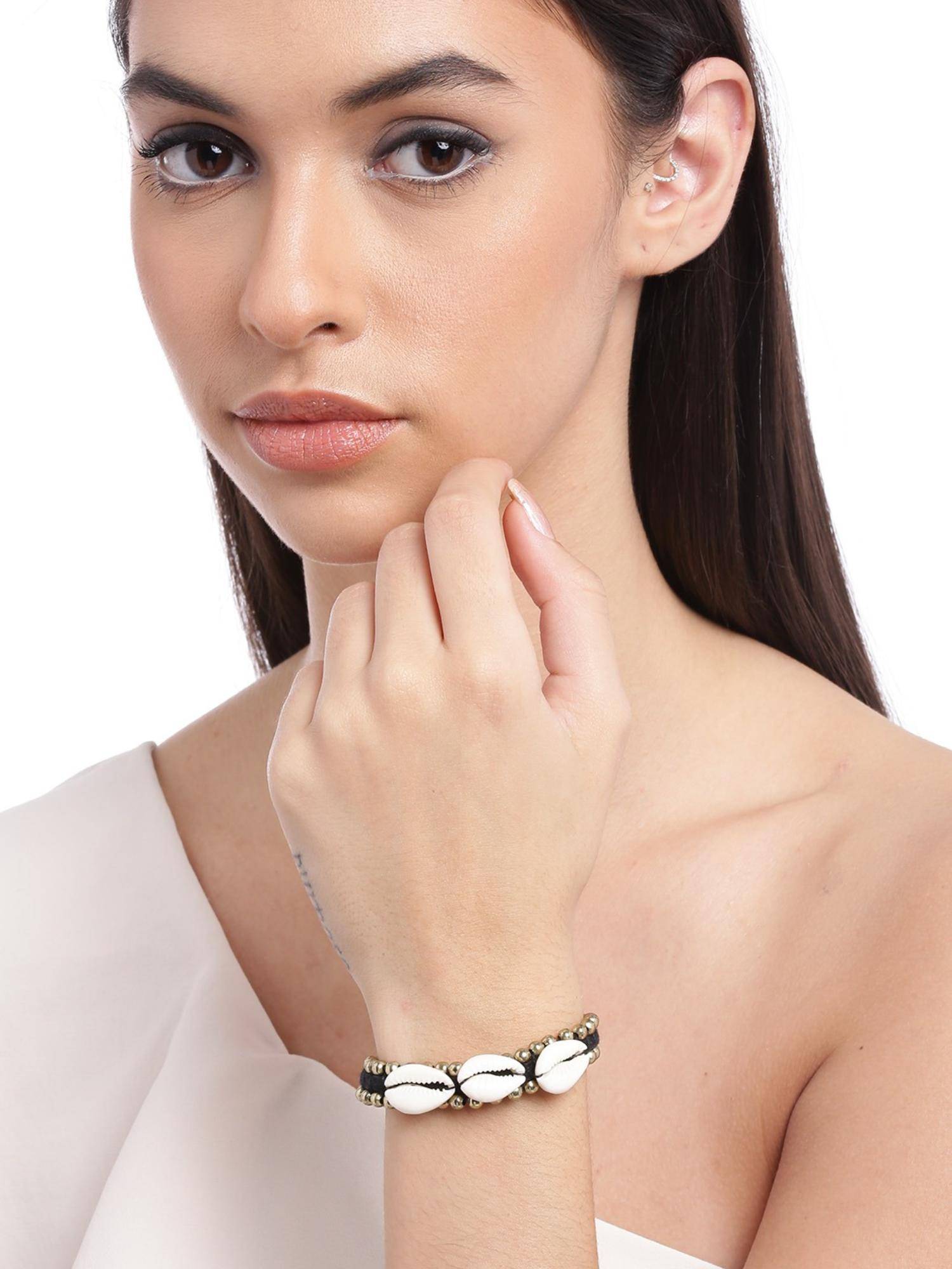 RICHEERA Women Black And Gold-Toned Charm Bracelet