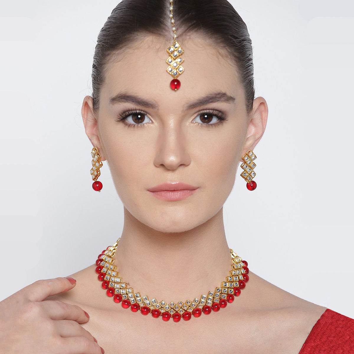 Karatcart Women's Gold-Plated Green Beads Studded Handcrafted Kundan Bridal  Jewellery Set : : Fashion
