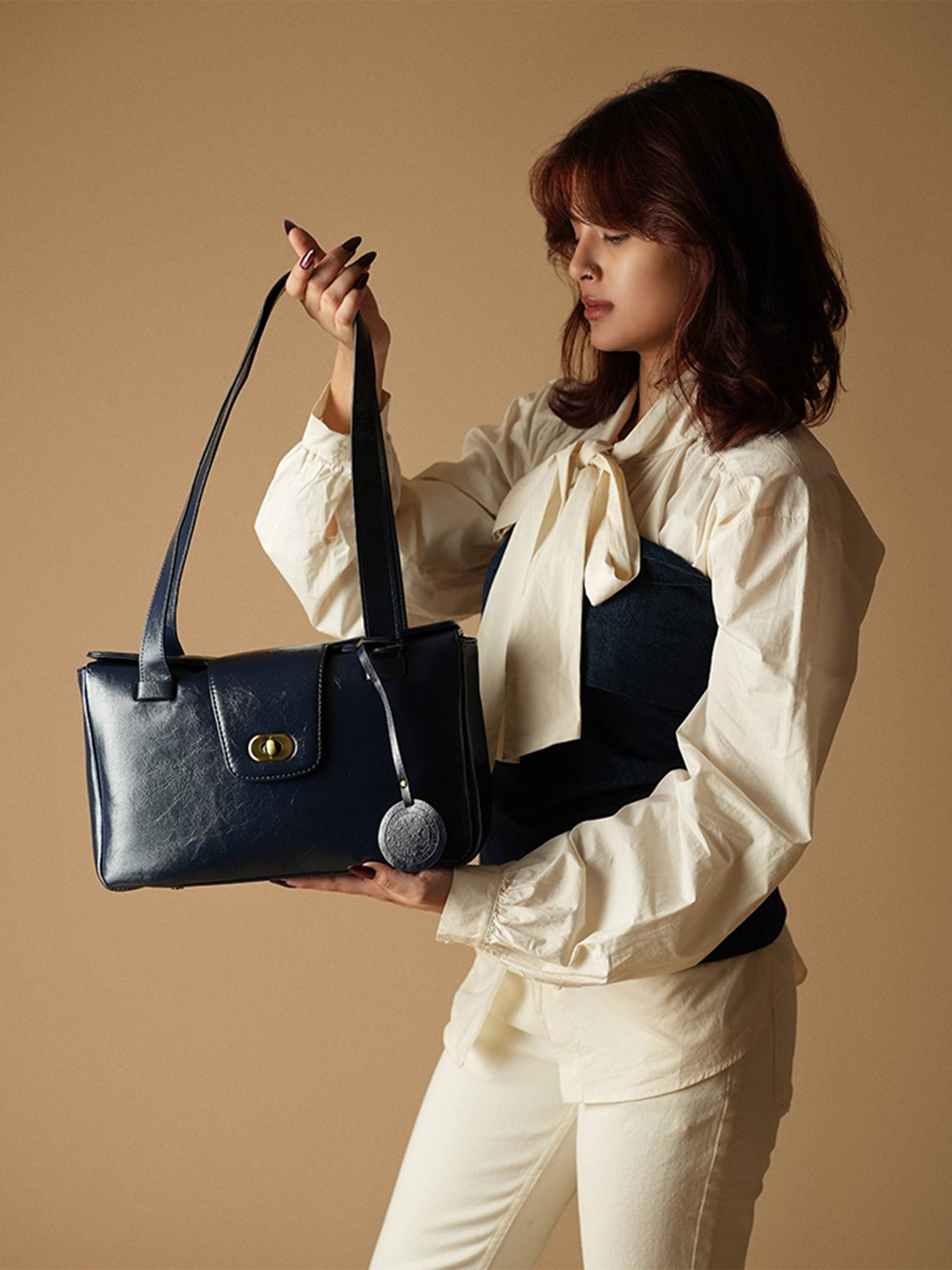 Theater Betty Womens Shoulder Bag