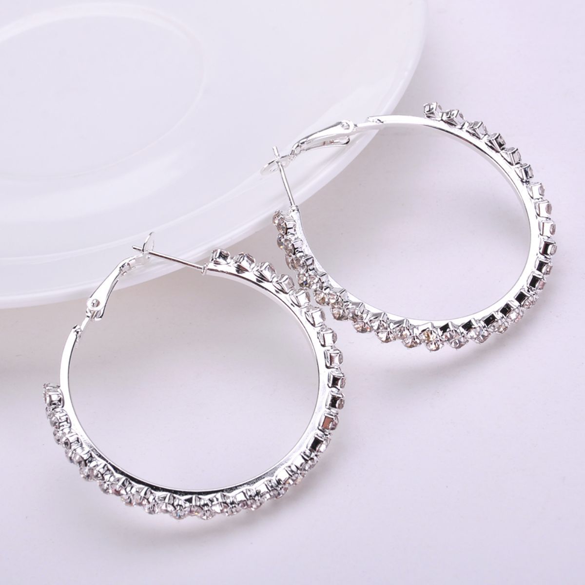 These Are the Highest-Rated, Affordable Hoop Earrings From Amazon - E!  Online