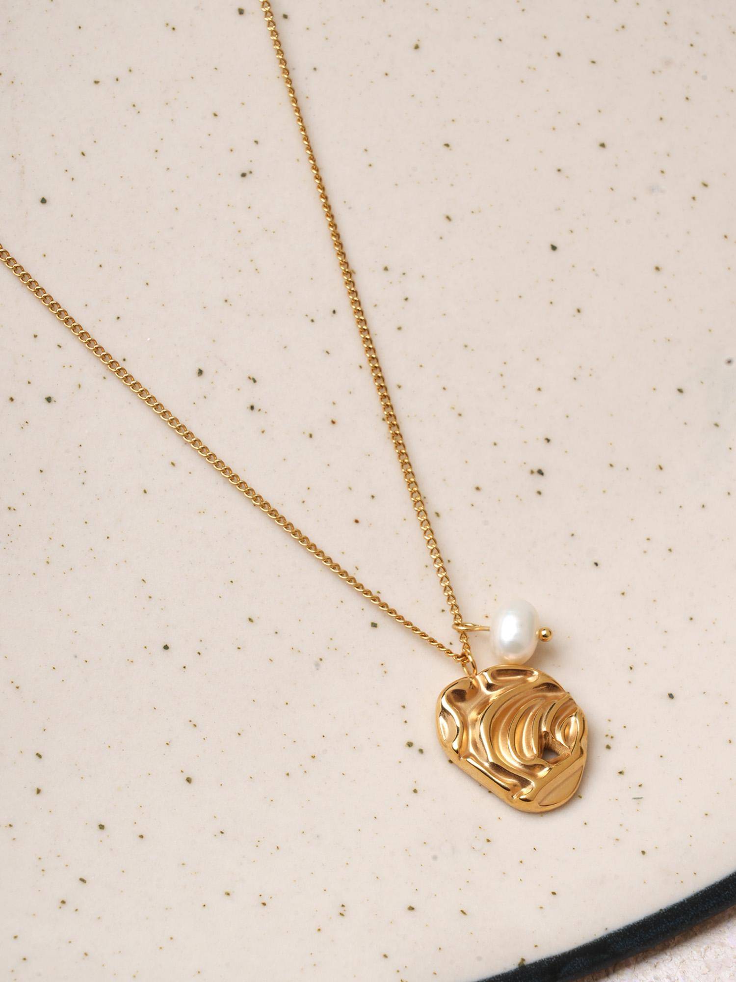 Palmonas Etched Romance Medallion for Women - Waterproof and Anti-Tarnish