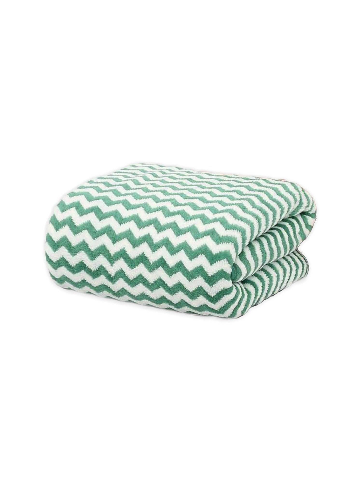Black Gold Oversized 350 Gsm Microfiber Zigzag Bath Towel Pista Green
