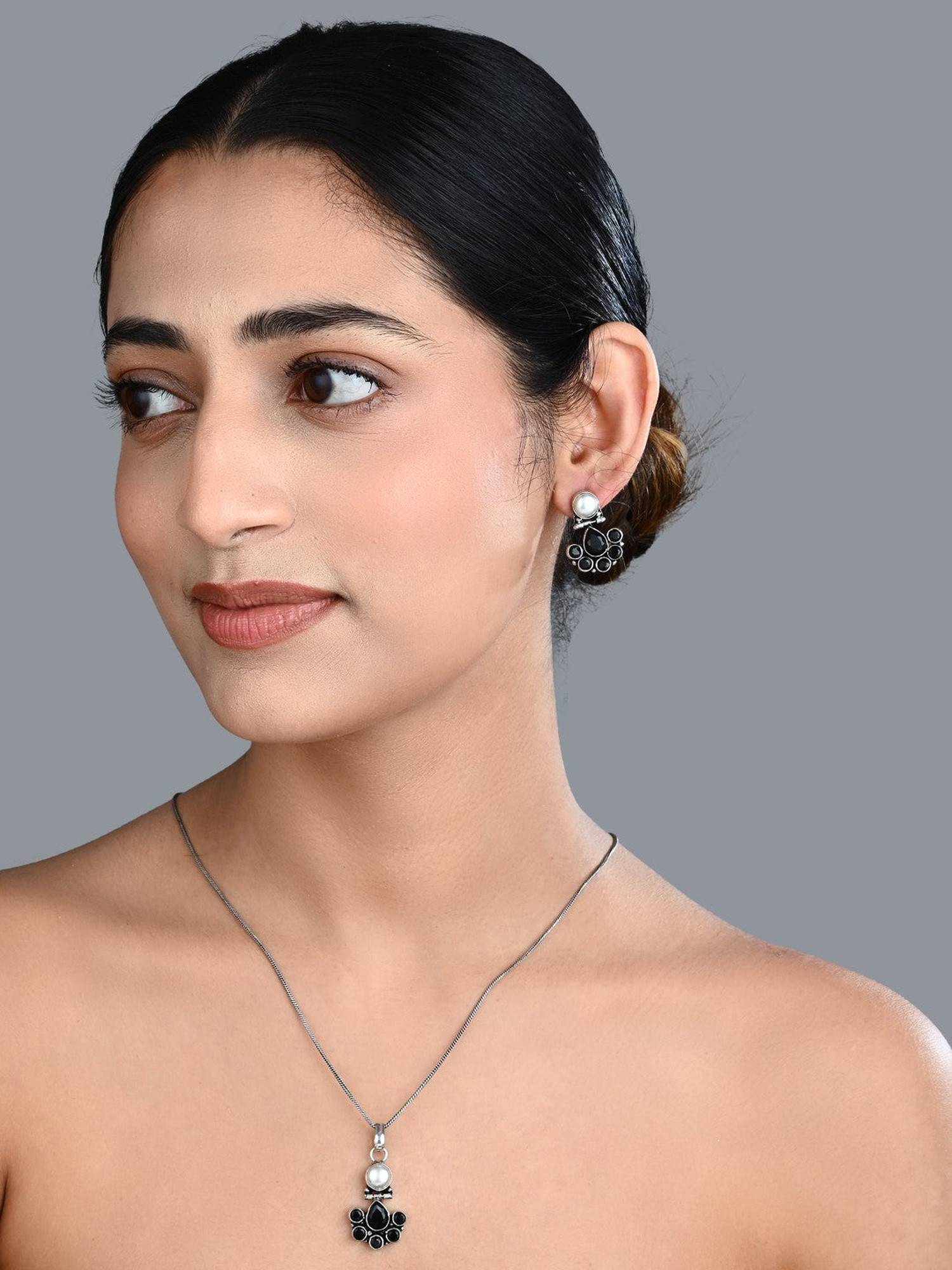 Anvik Floral Crystal Black Pendant Necklace Set with Stud Earrings