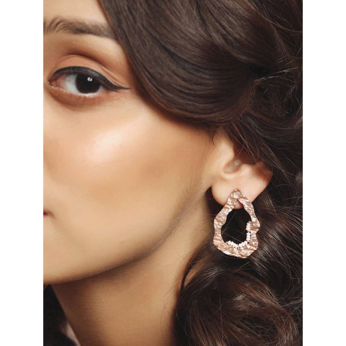 Mitali Jain Victoria Rose Gold Vintage Studs