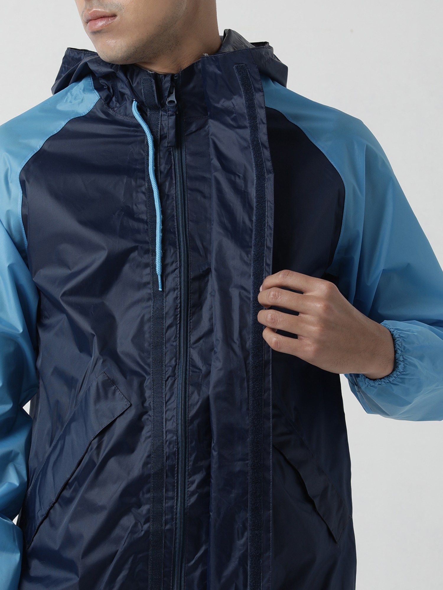 Wildcraft solid men's raincoat sales