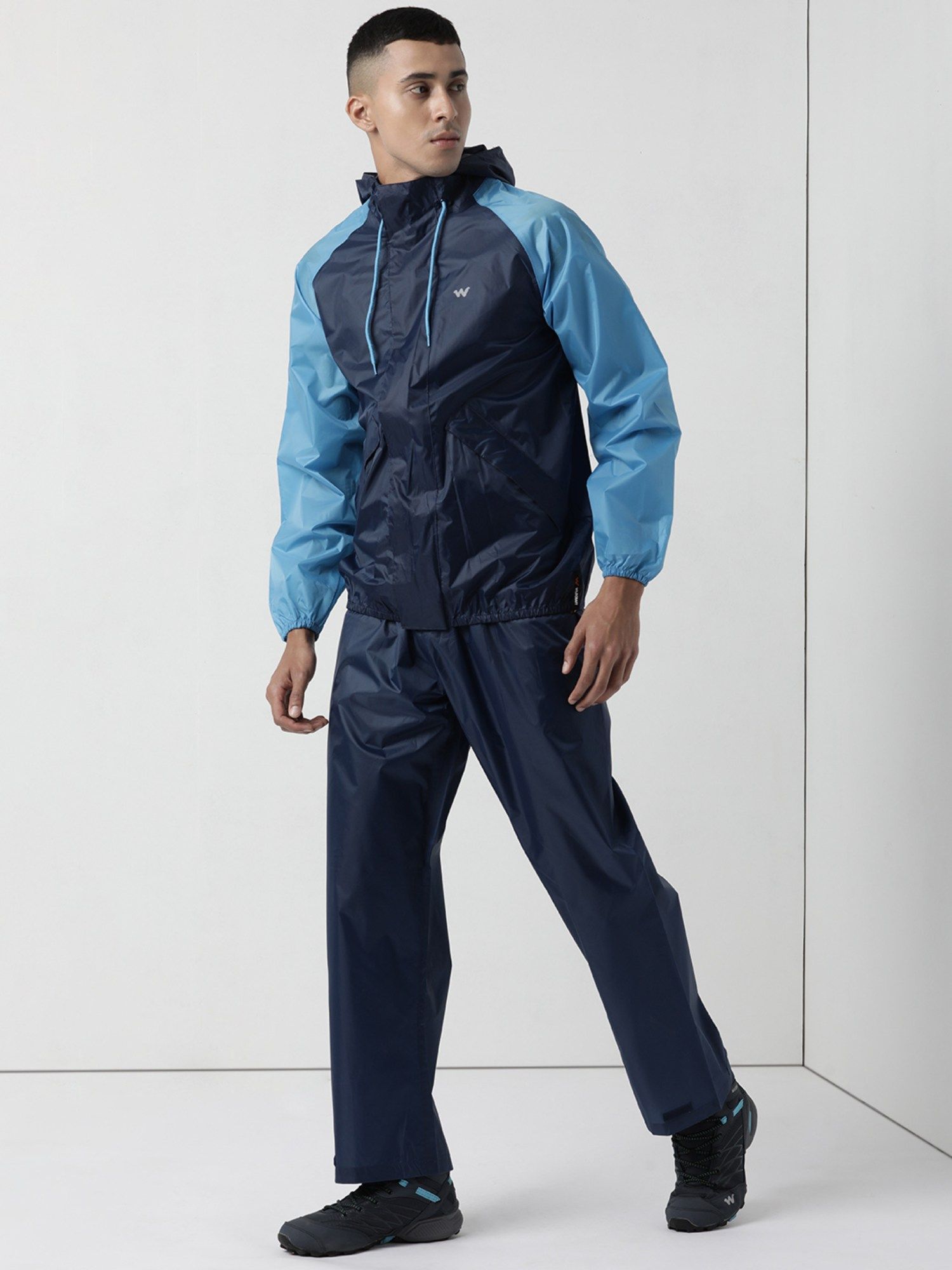Wildcraft raincoat hotsell with pant