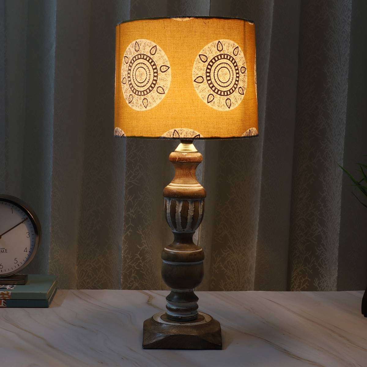 Tu Casa Yellow Mangowood French Style Table Lamp For Home Decoration
