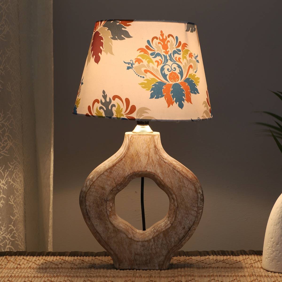 Tu Casa White Graceful Bloom Mangowood Table Lamp For Home Decoration