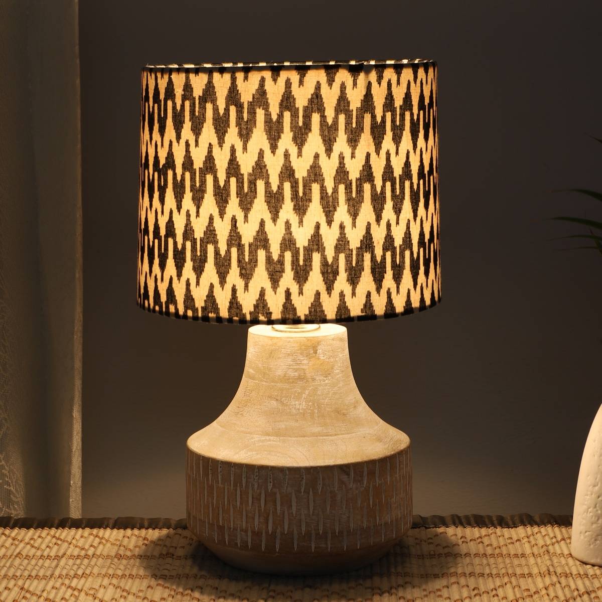 Tu Casa Multi-Color Elegant Mangowood Table Lamp For Home Decoration