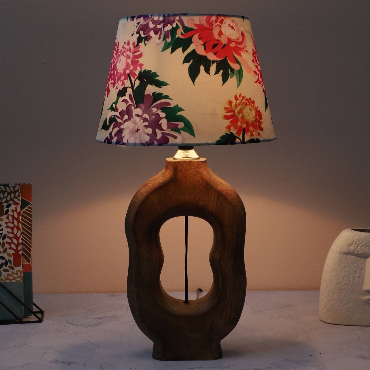 Tu Casa White Artistry Mangowood Table Lamp For Home Decoration