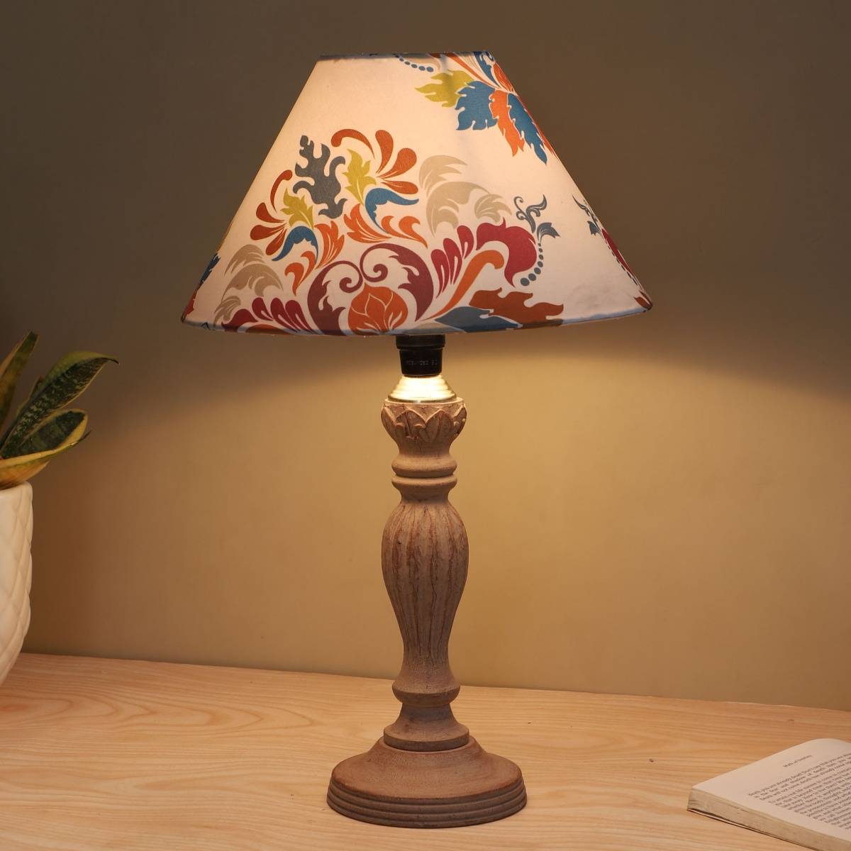 Tu Casa White Hand Carved Classic Mangowood Table Lamp For Home Decoration