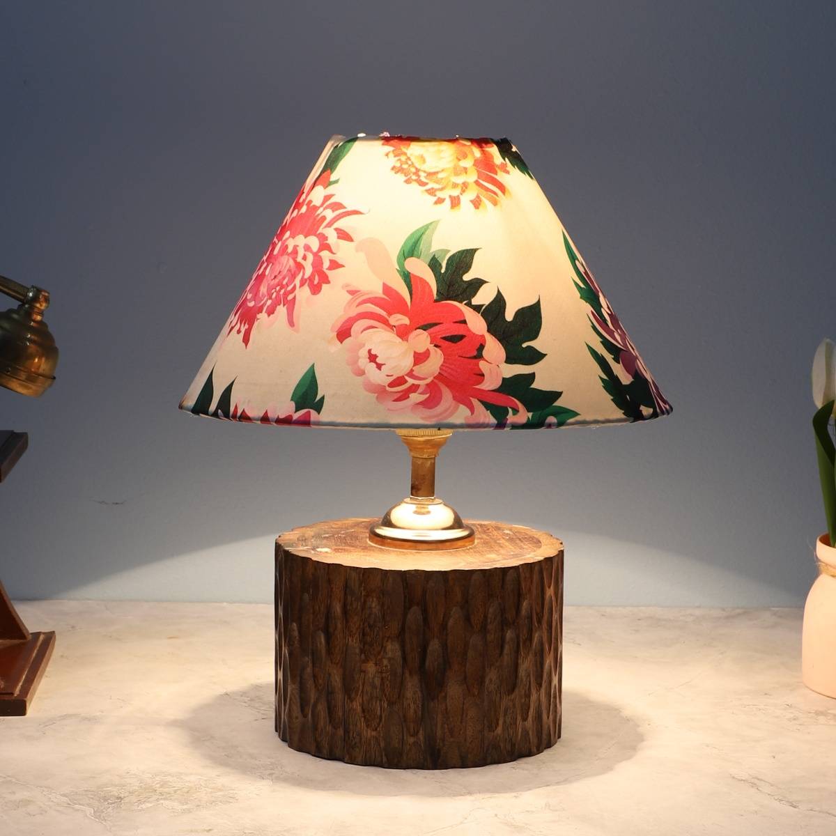 Tu Casa White Cylindrical Mangowood Table Lamp For Home Decoration