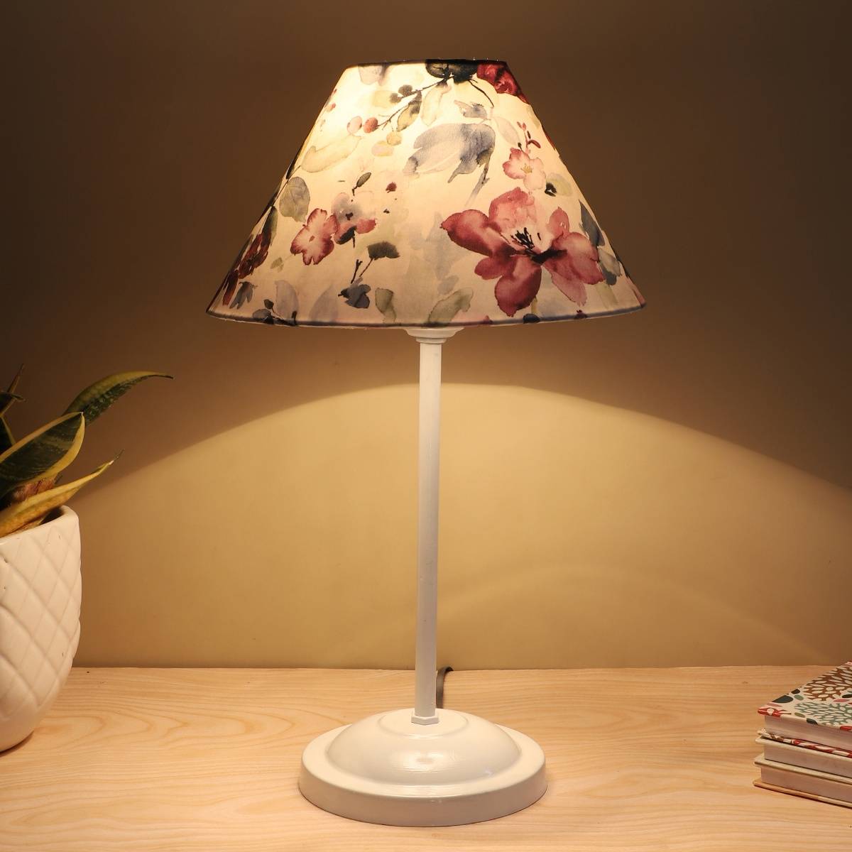 Tu Casa Radiant Aura White Metal Table Lamp For Home Decoration