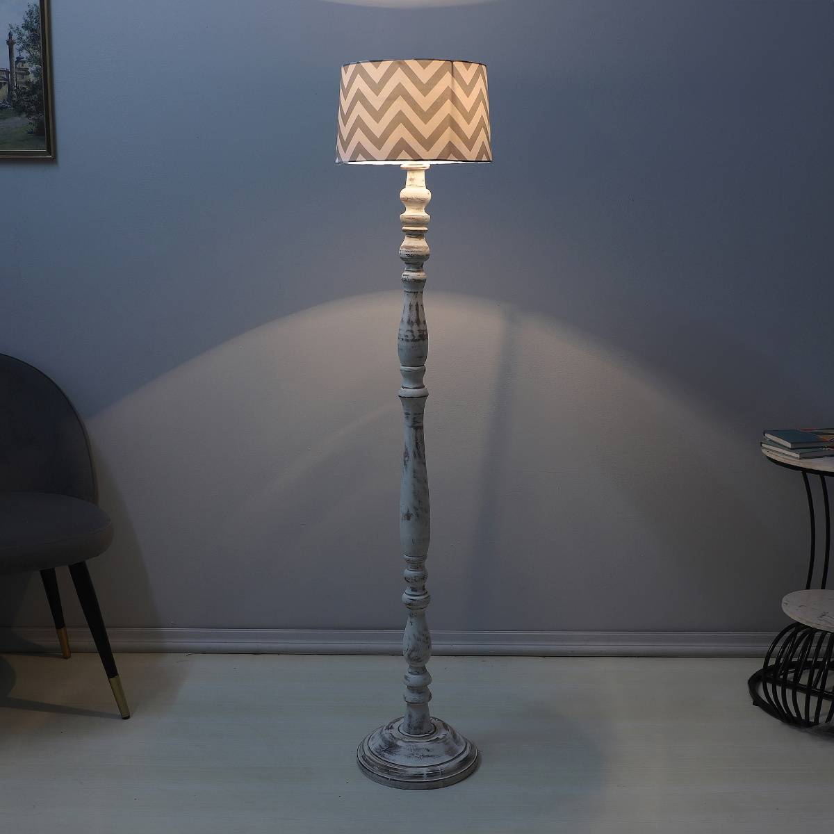Tu Casa Multi-Color Classic Rustic White Mango Wood Base Floor Lamp With Maze Print For Bedroom