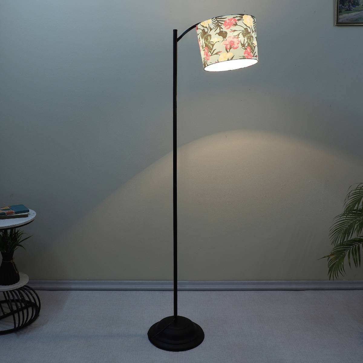 Tu Casa Blue Modern Lamppost Style Black Iron Base Floor Lamp With Narcissue Floral Print