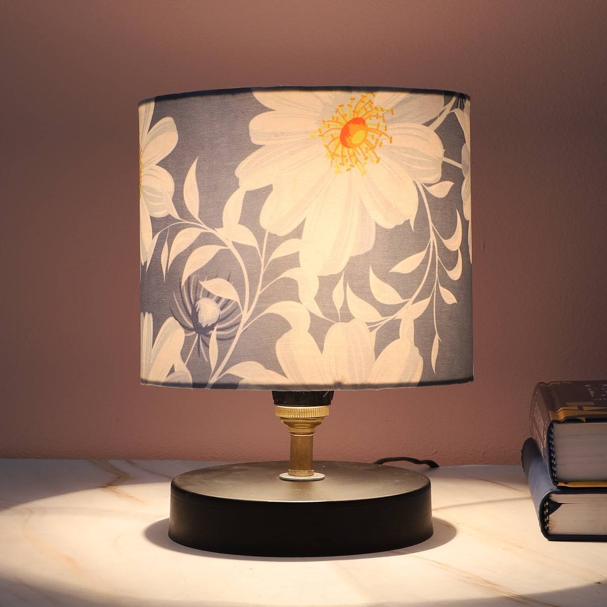 Tu Casa Blue Black Metal Table Lamp For Home Decoration