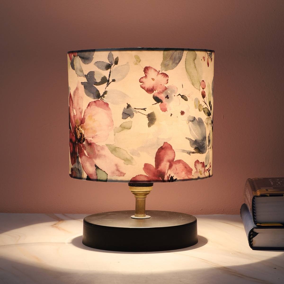 Tu Casa White Black Metal Table Lamp For Home Decoration