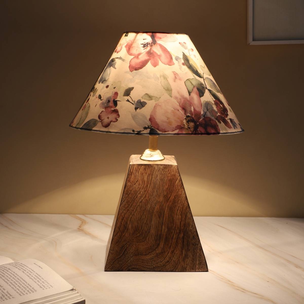 Tu Casa White Mangowood Pyramid Style Table Lamp For Home Decoration
