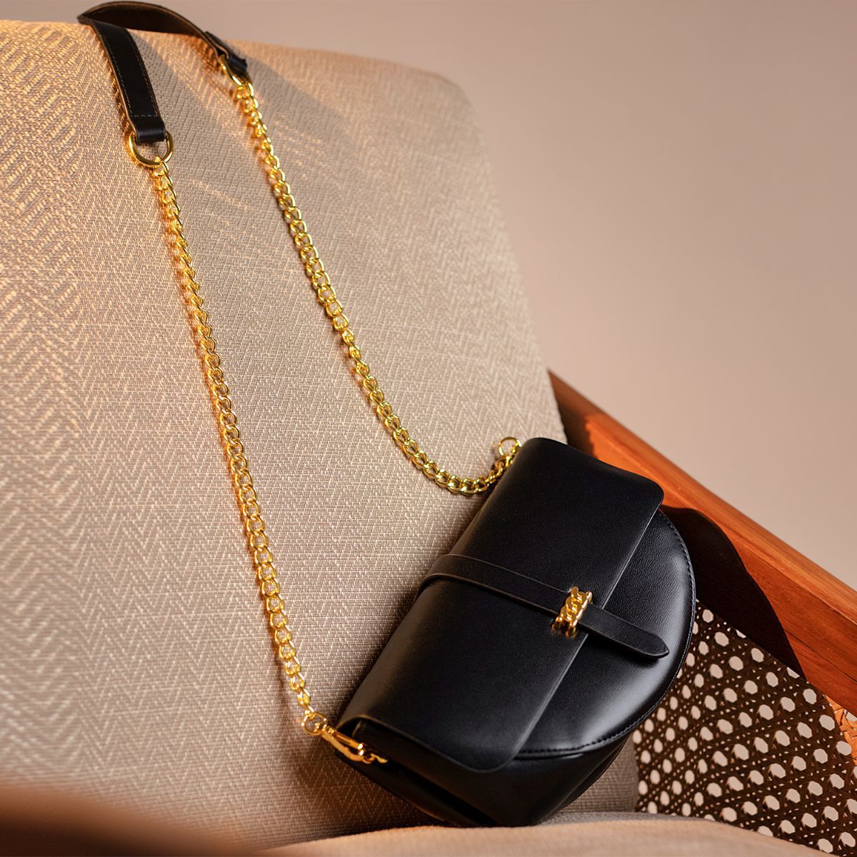 Black Croc Printed Gold Chains Shoulder Bags | Baginning