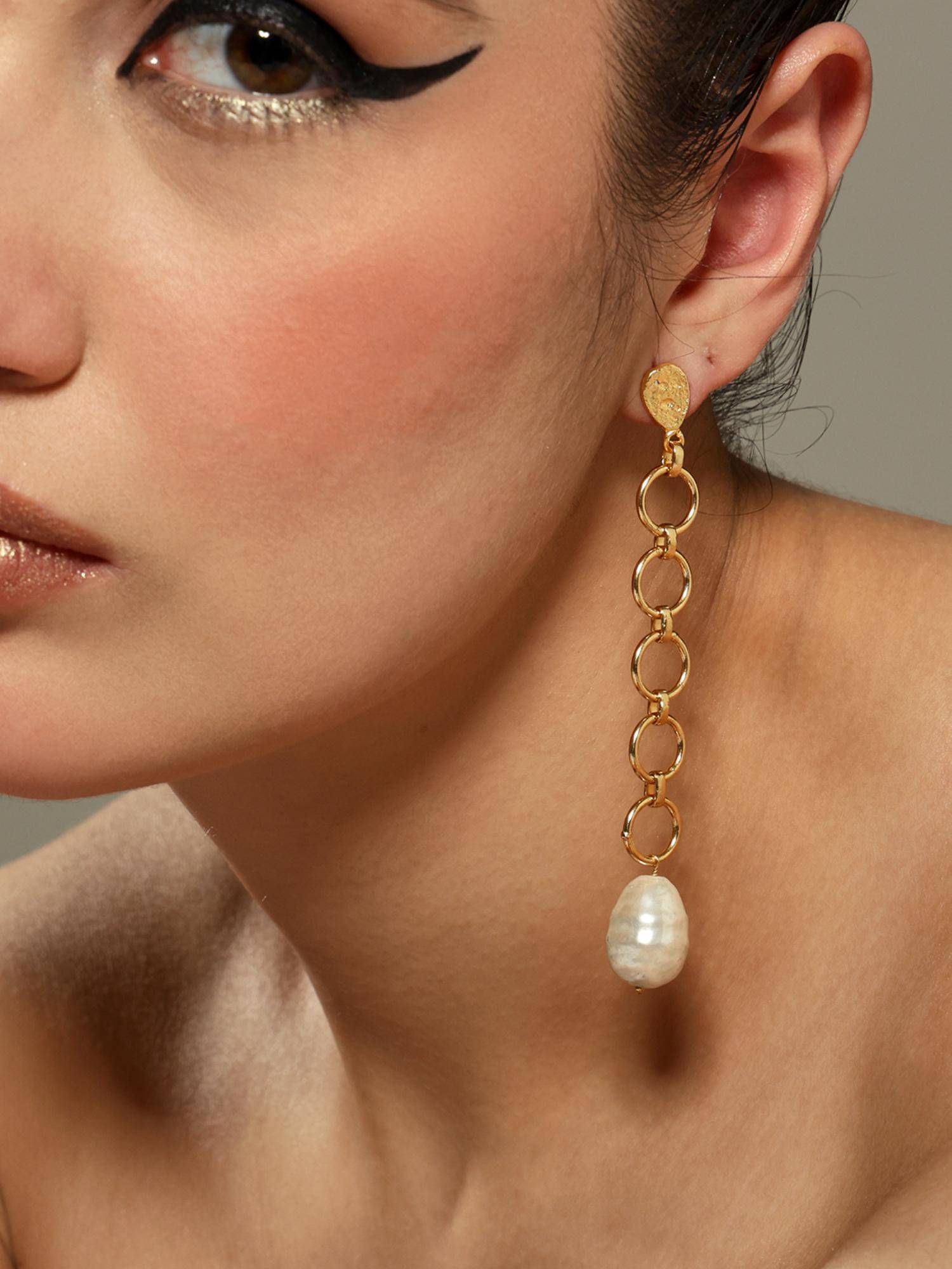 VENI Circular Drop Earrings