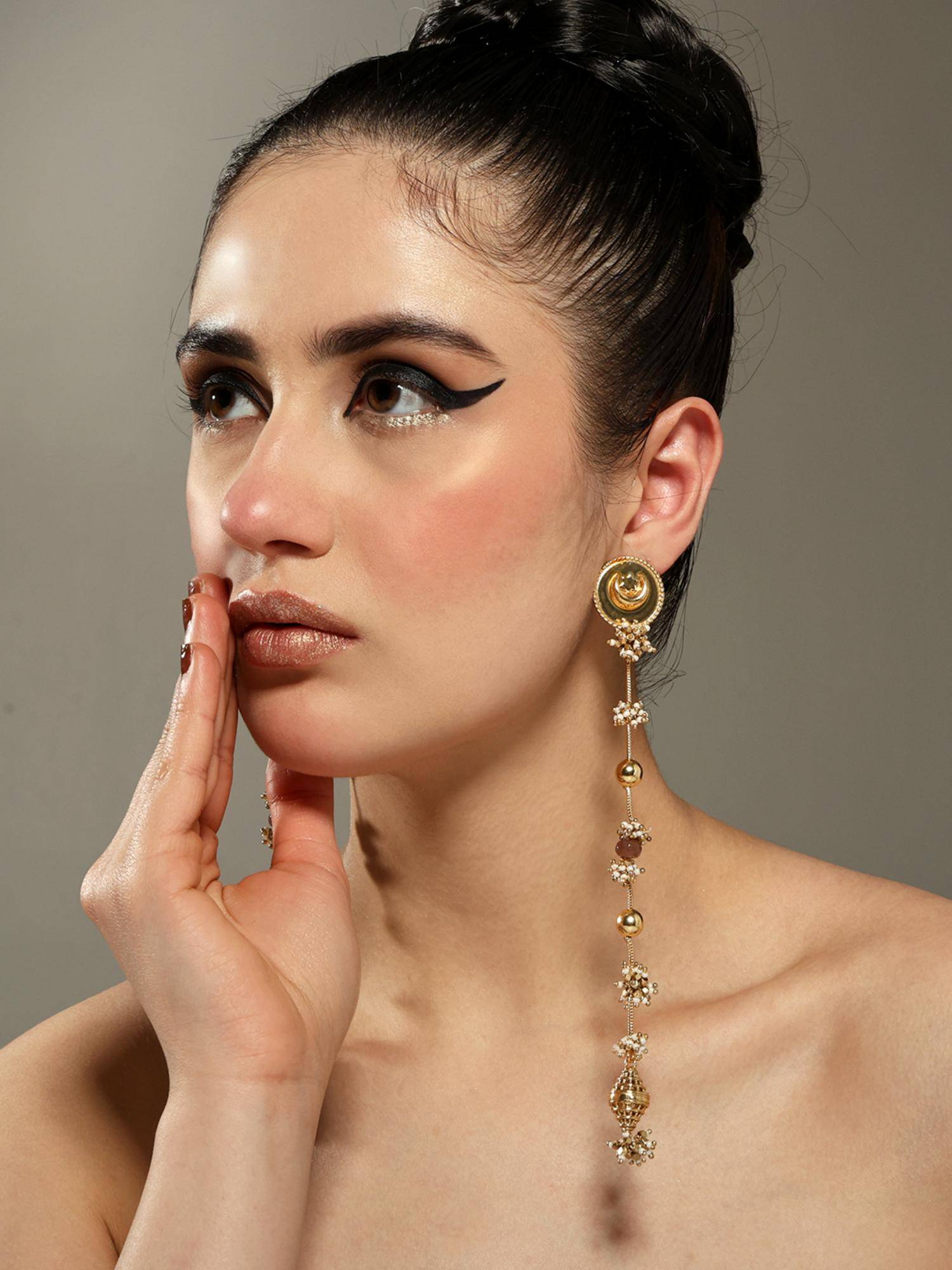 VENI Gold-Plated Tasselled Circular Shaped Drop Earrings