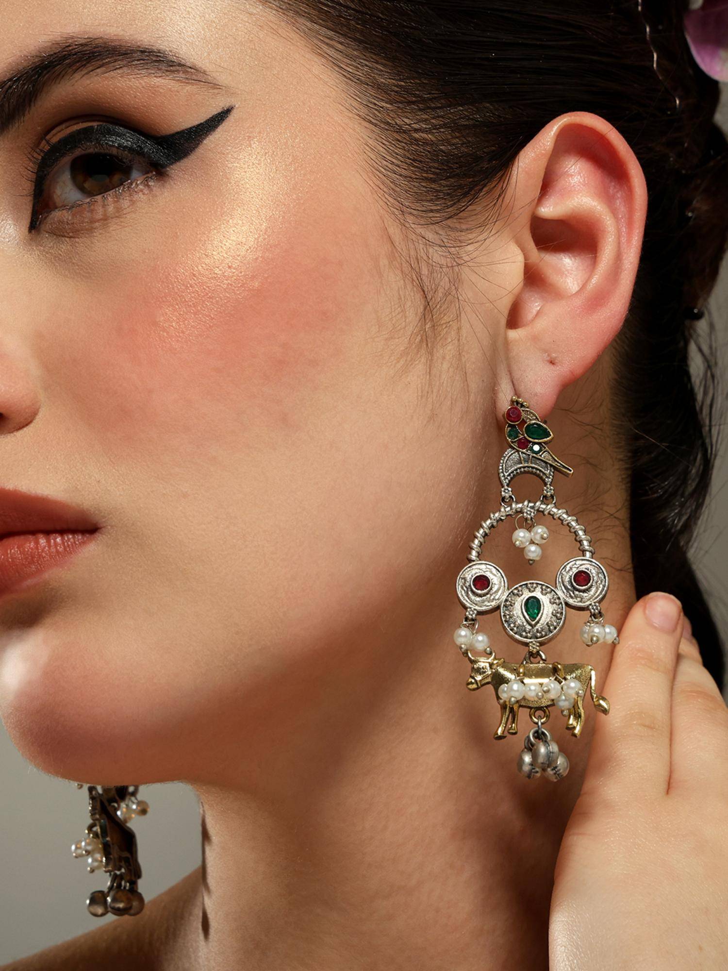 VENI Animal Shaped Drop Earrings
