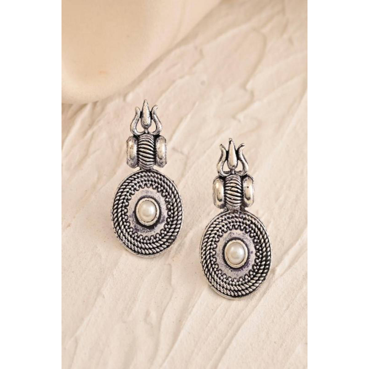 DASTOOR Womens Off White Silver Plated Designer Drop Earrings