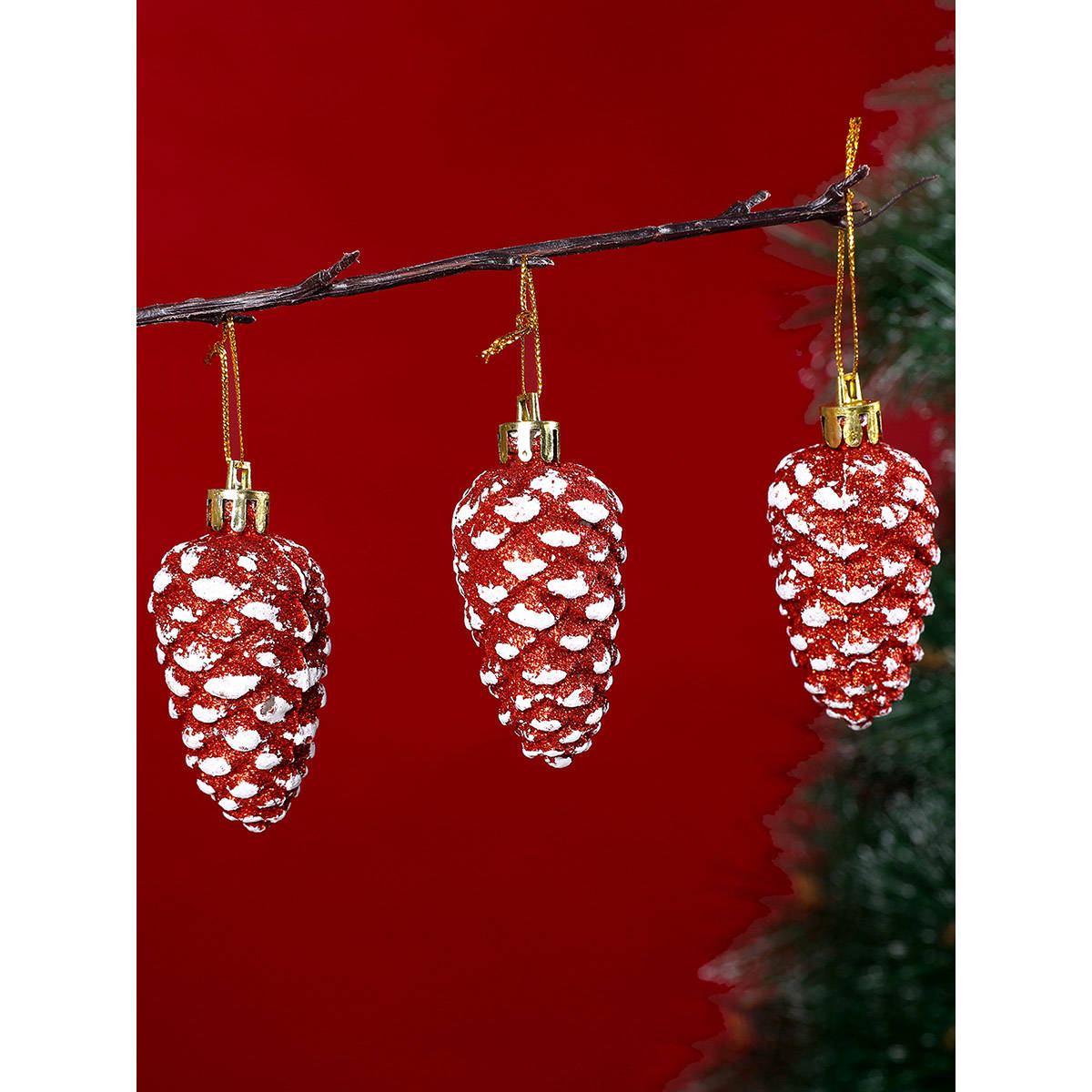Tayhaa Scarlet Splendor Pinecones