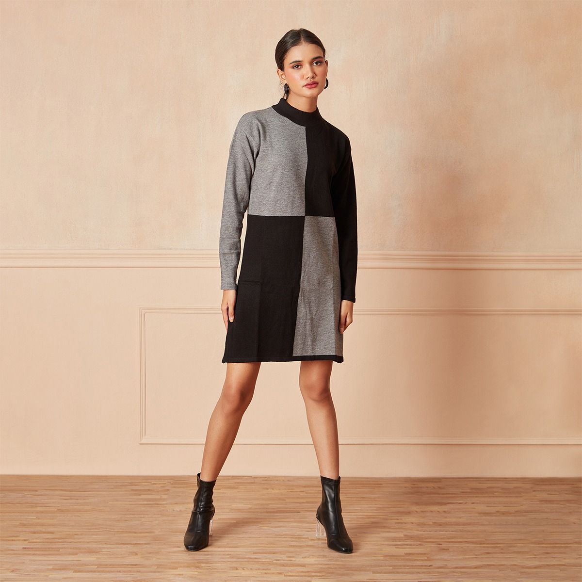 Buy RSVP by Nykaa Fashion Black And Grey Colorblock A Line Short Dress