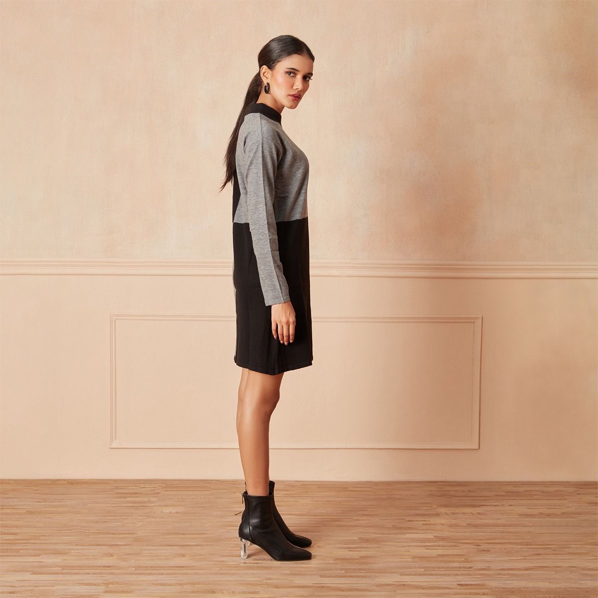 Buy RSVP by Nykaa Fashion Black And Grey Colorblock A Line Short Dress