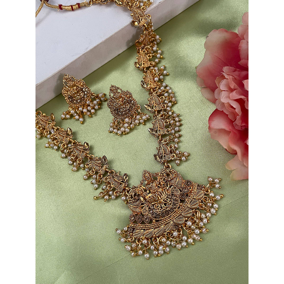 Digital Dress Room Laxmi Pearl Temple Jewellery Set