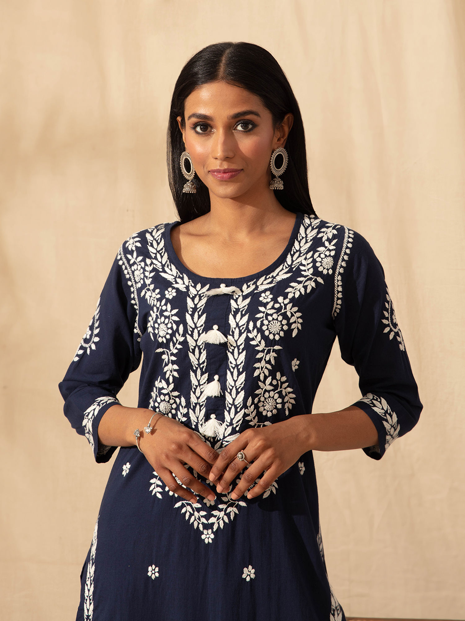 nykaa chikankari kurti