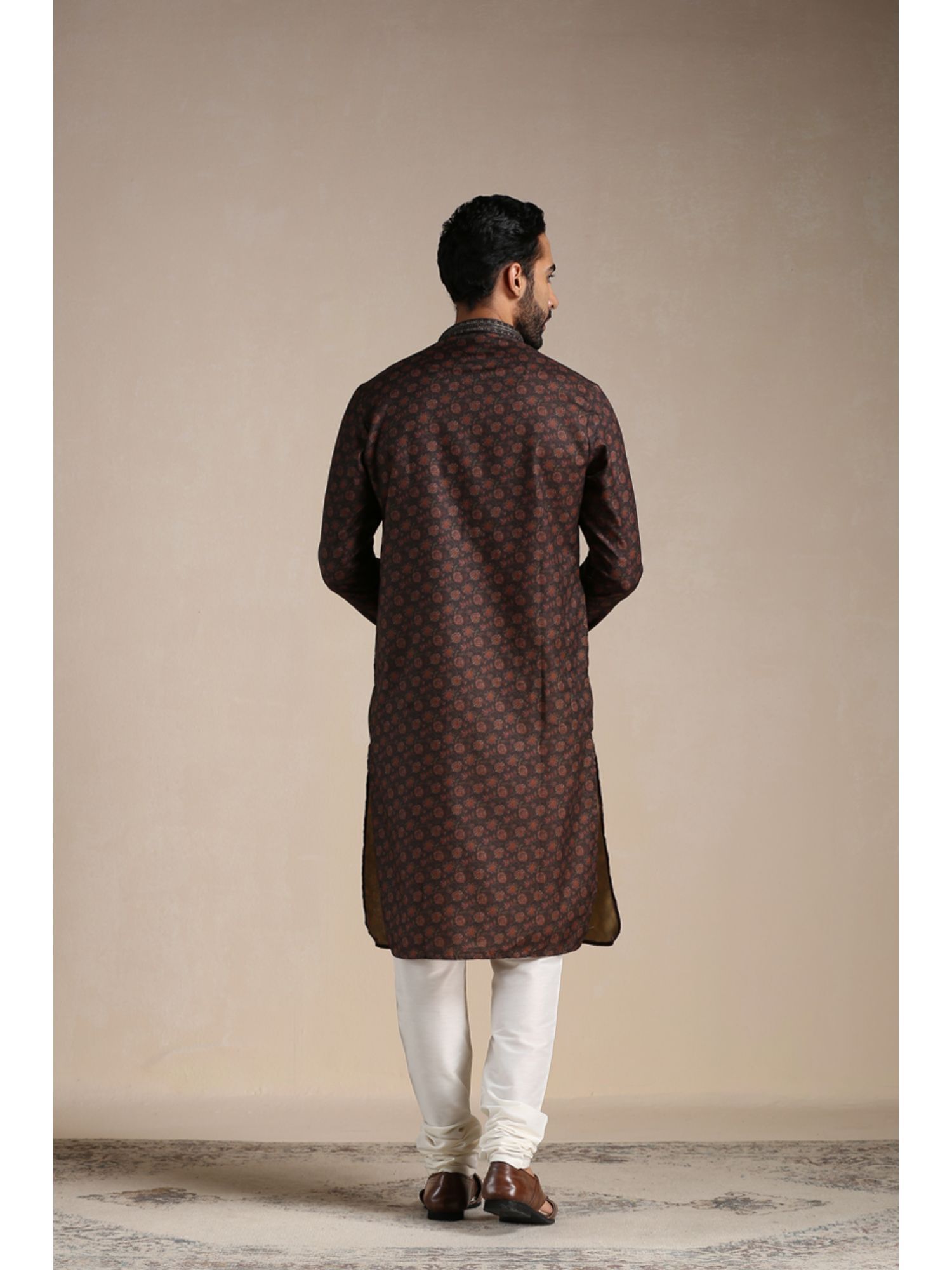 Manyavar black kurta discount pajama