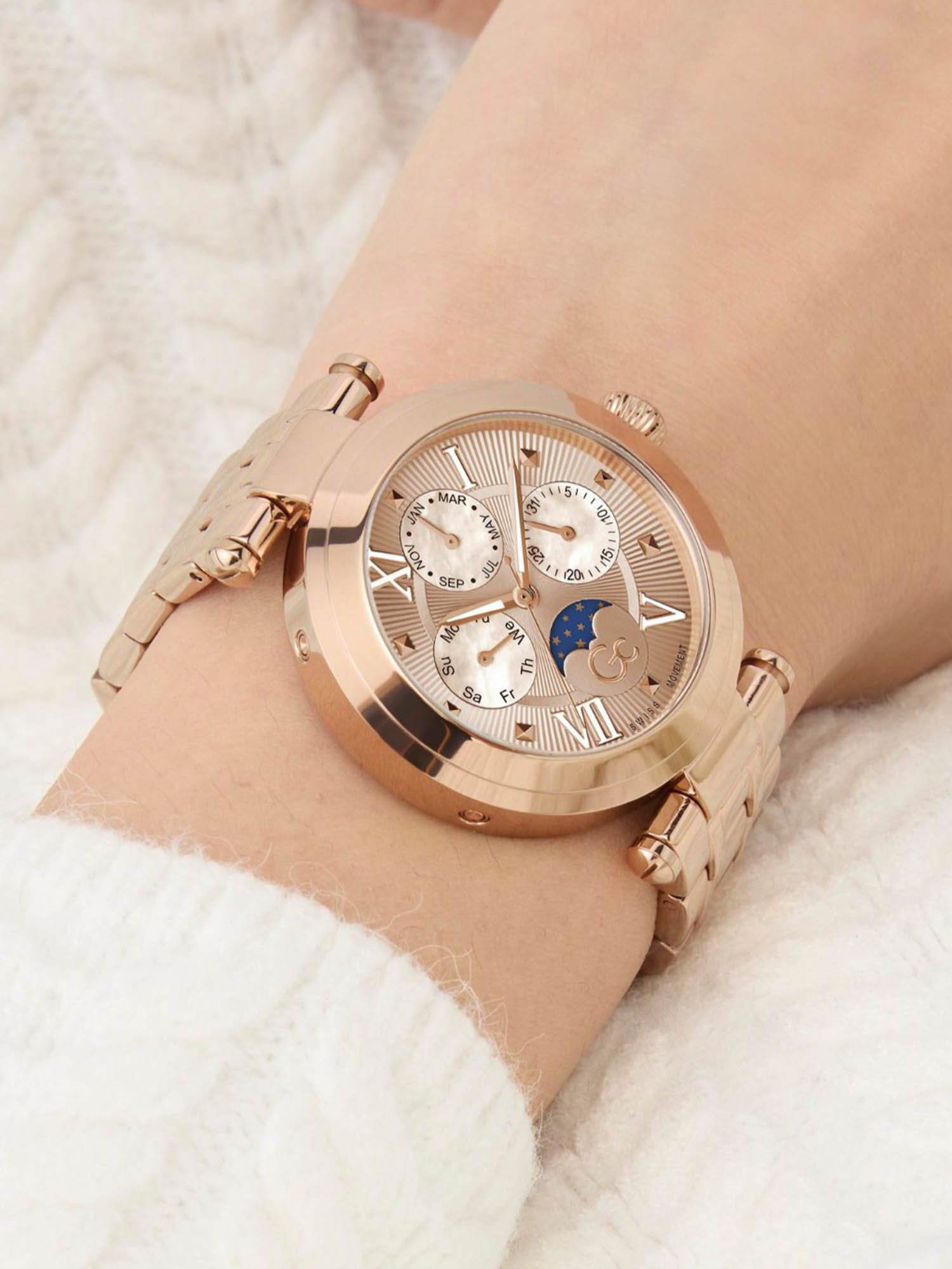 Buy GC Rose Gold Round Dial Analog Women Watch - Z62003L3 (M) Online