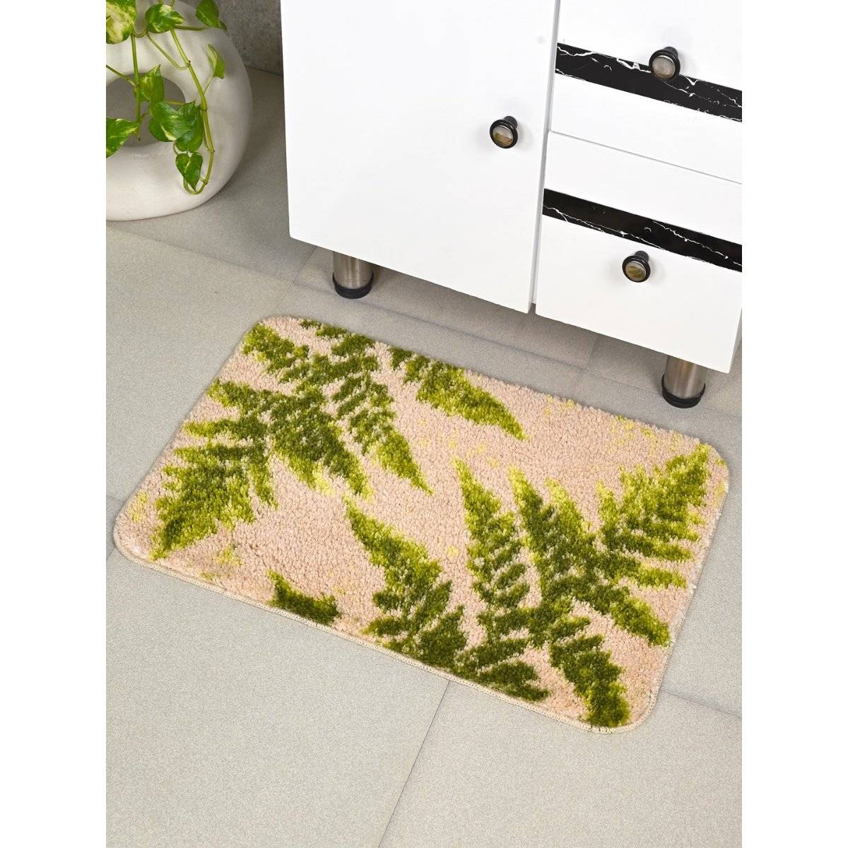 Saral Home Beige Cedar Soft Antiskid Bath Mat