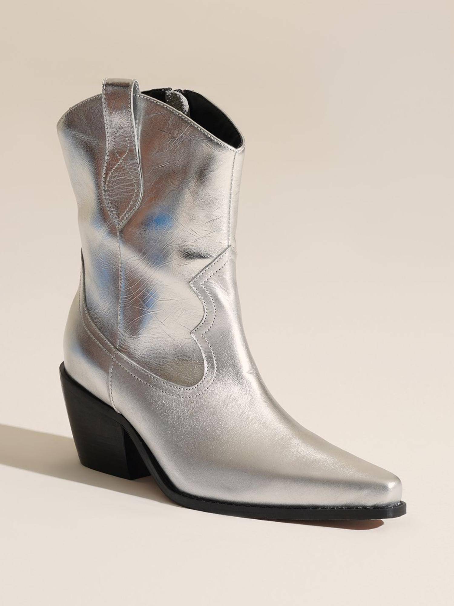 アメコミ (DEAD STOCK) CFTOYS / HELA Silver boots Buy Peach Flores Silver Waterloo Leather Block Heel Boots Online
