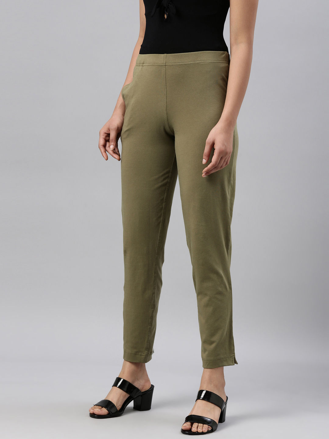 What to Wear with Olive Green Pants Complete Guide for Women