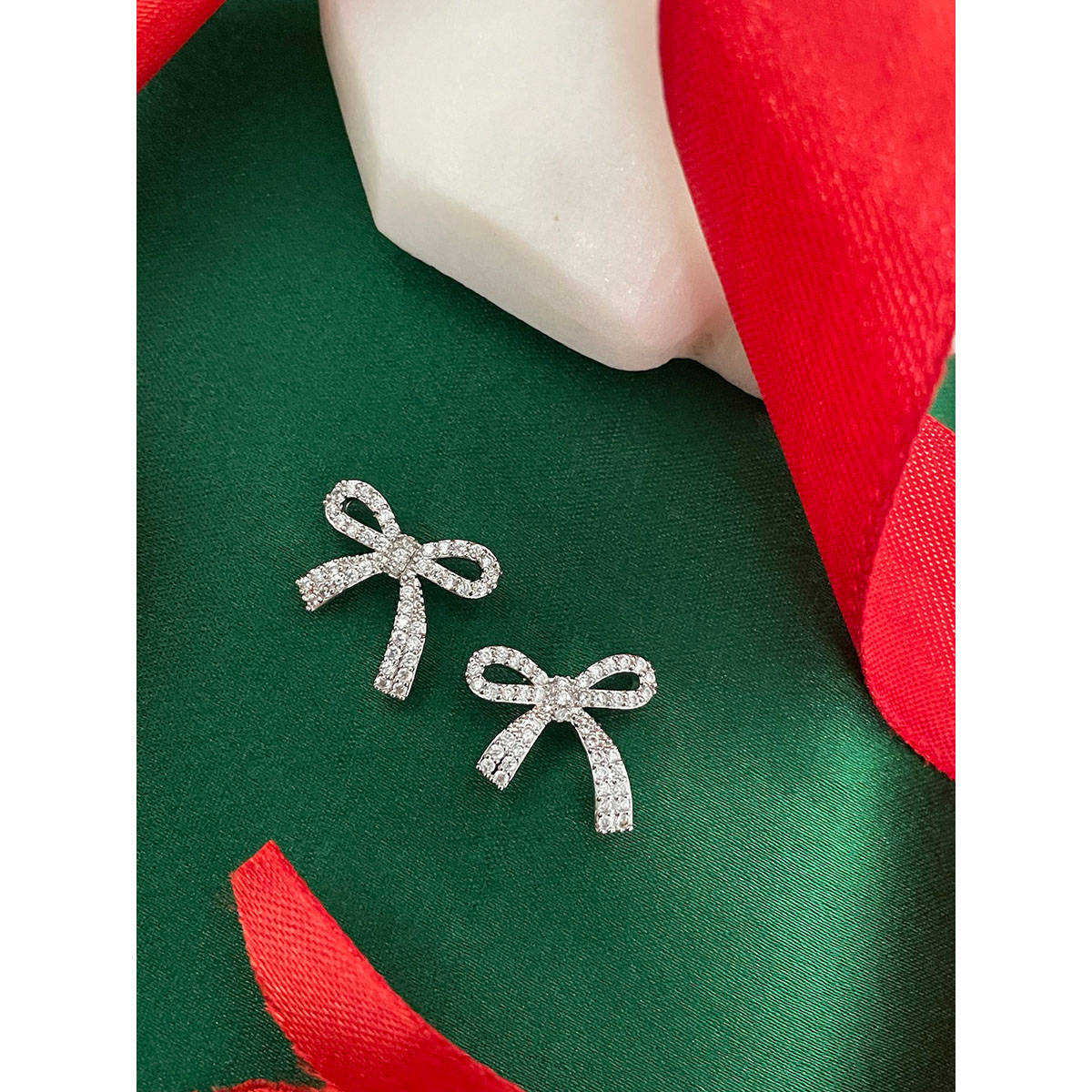 Digital Dress Room Silver-Plated Cz Bow Design Stud Earrings for Women