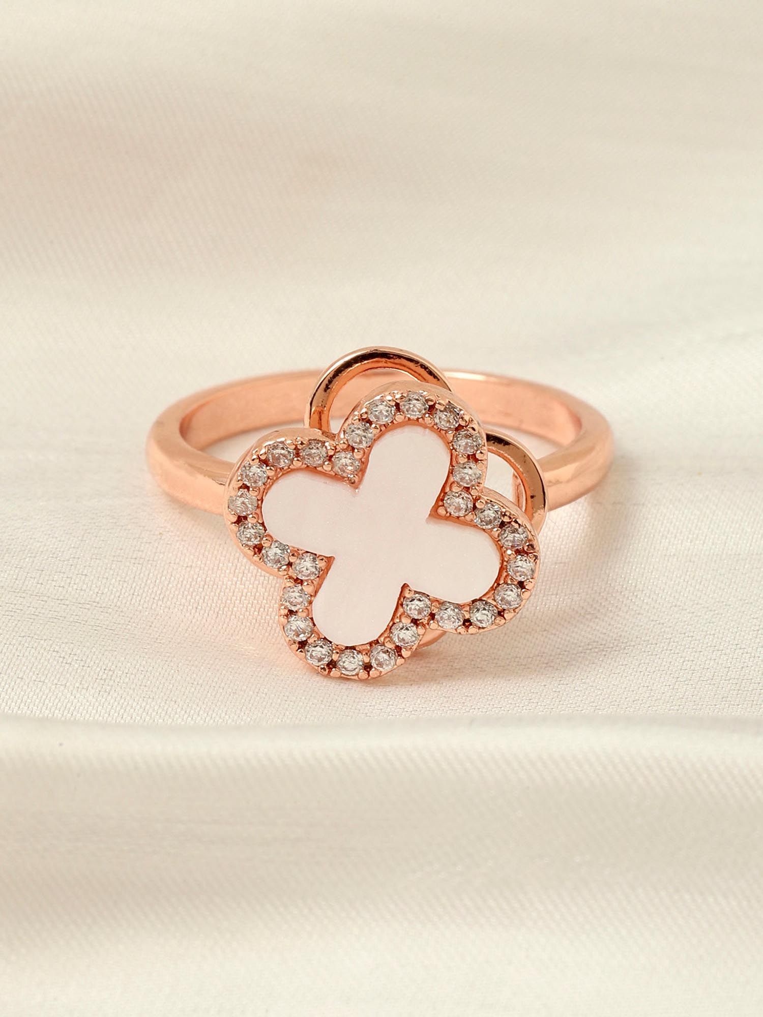 Buy Salty Arcelia White Clover Spinner Adjustable Ring Online