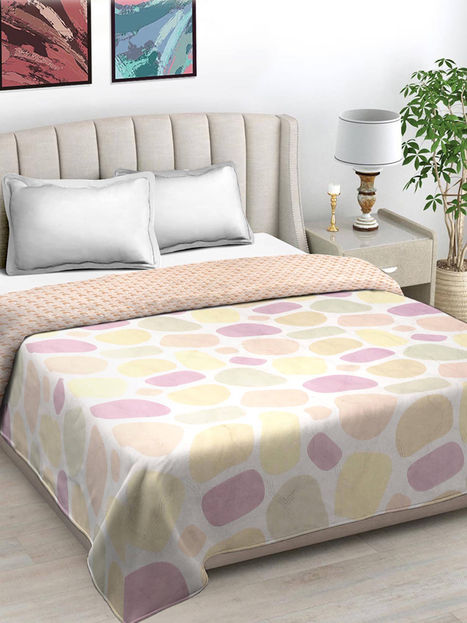 FABINALIV White Geometric Reversible 350 Gsm Filling Bed Comforter (Double)