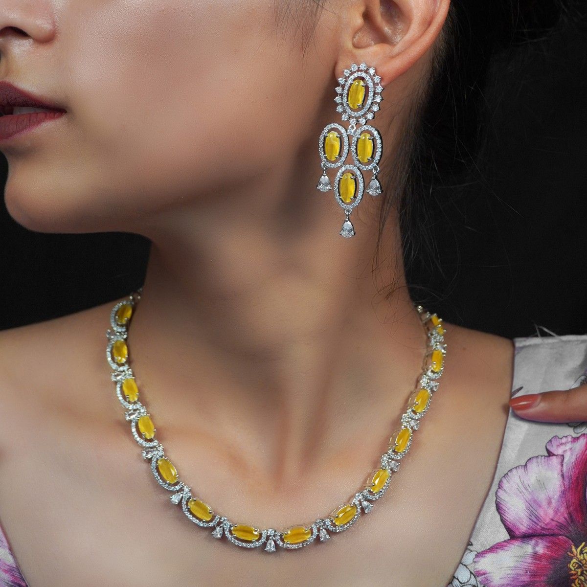 Exquisite Custom Made Necklace with 35.31 Carat Fancy Intense Yellow Pear  Shape