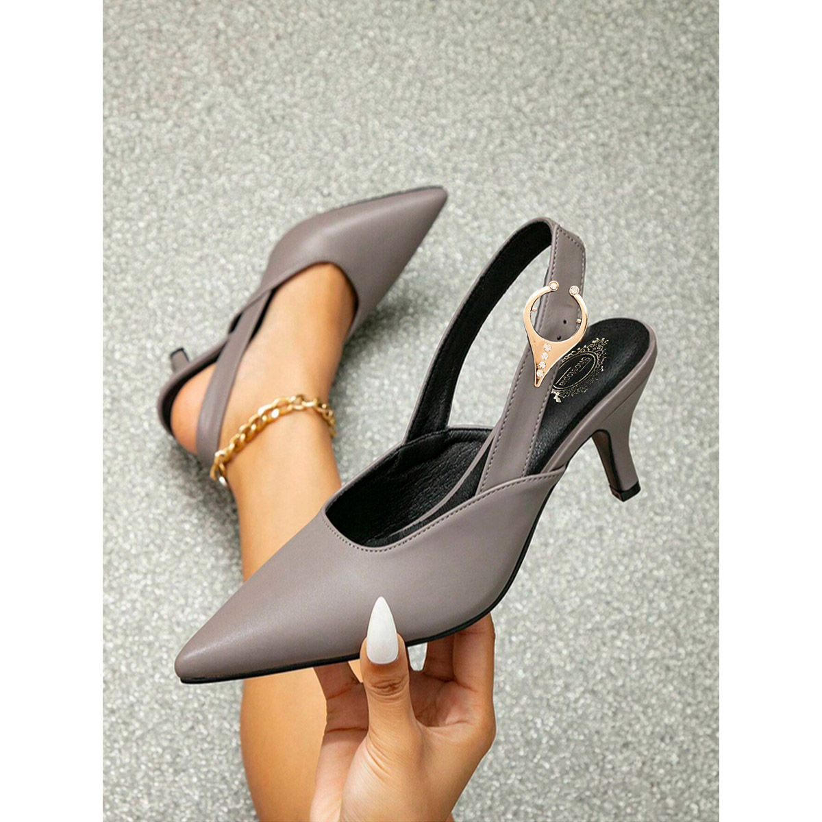 Girls 2024 grey pumps